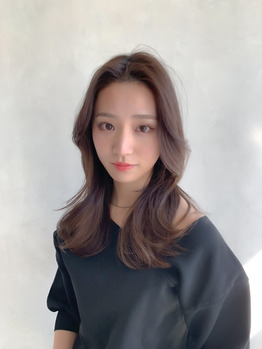 くびれヘア 韓国風 レイヤーカット 大人可愛いミディアム くびれヘア 韓国風 レイヤーカット 大人可愛いミディアム